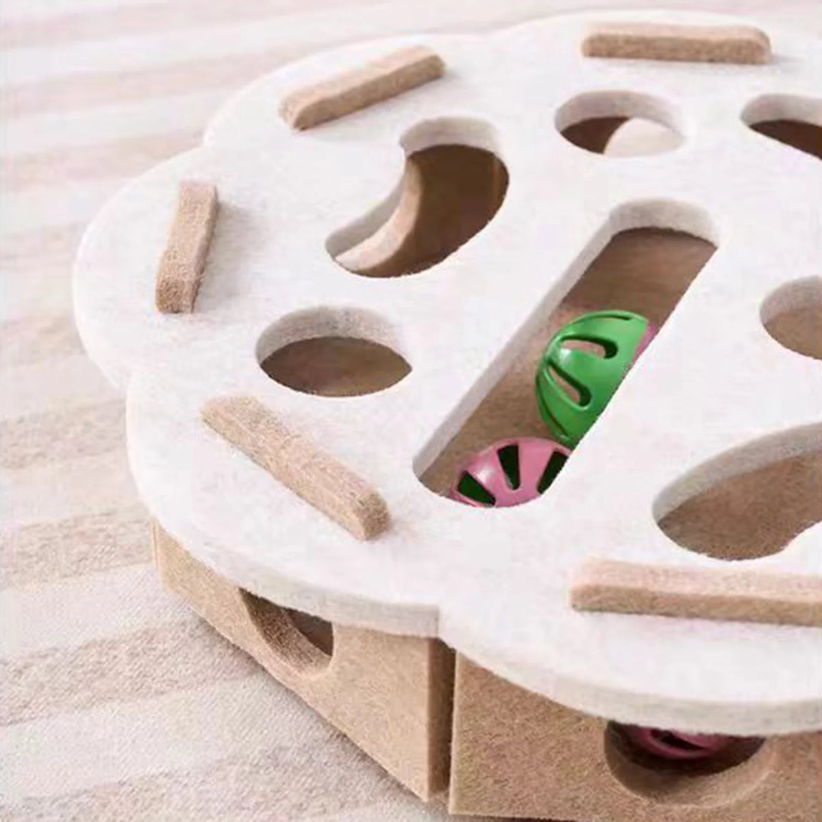 Caixa Quebra-Cabeça em Feltro para Gatos com Bolinha, Estímulo Mental Indoor